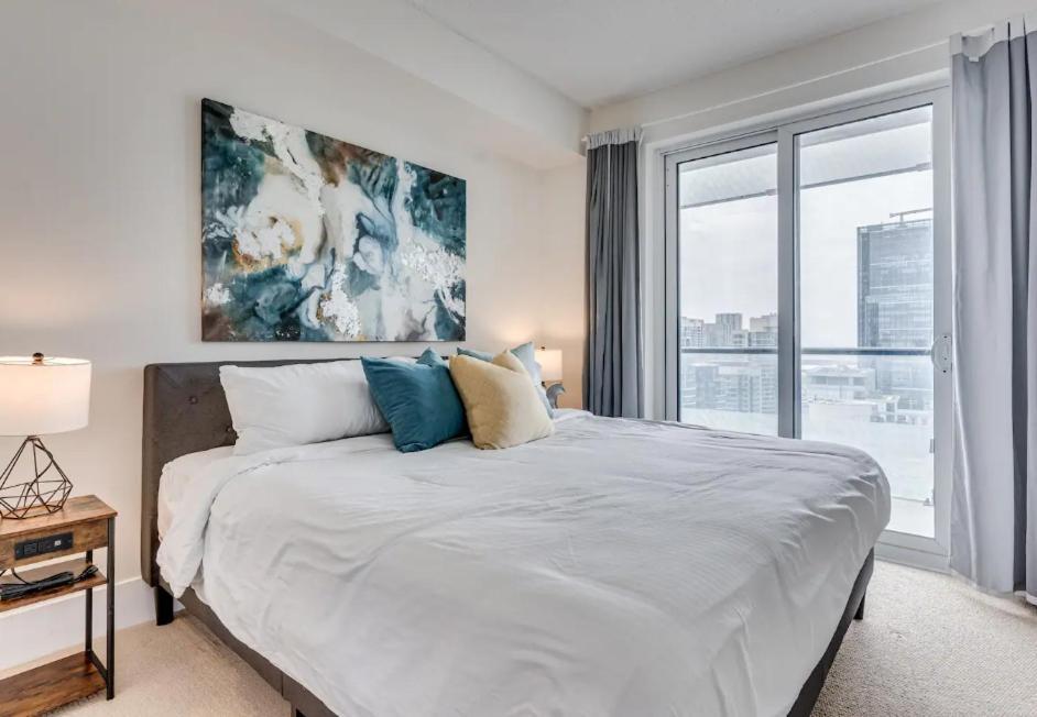Skyline Suites - Walk To Mtcc, Acc, Rogers Centre & Entertainment District Toronto Eksteriør billede