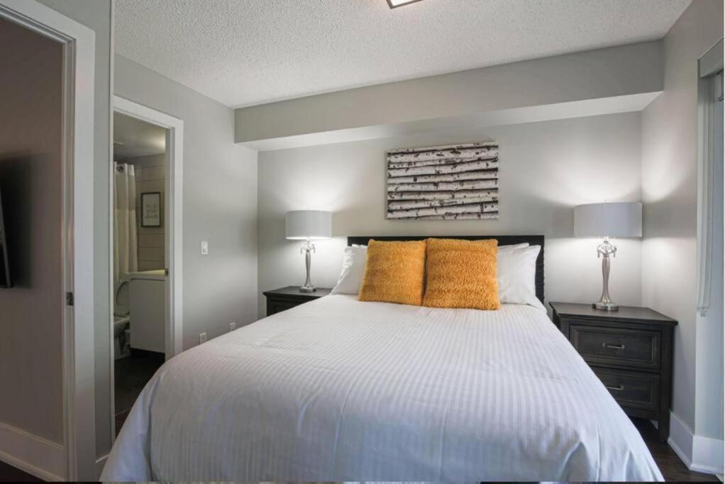 Skyline Suites - Walk To Mtcc, Acc, Rogers Centre & Entertainment District Toronto Eksteriør billede