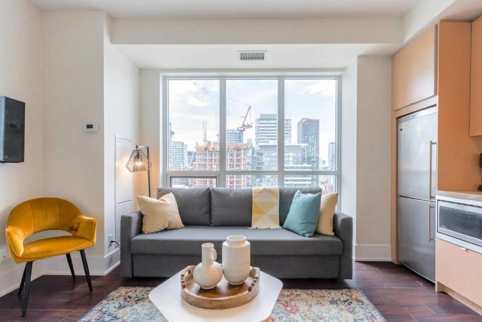 Skyline Suites - Walk To Mtcc, Acc, Rogers Centre & Entertainment District Toronto Eksteriør billede