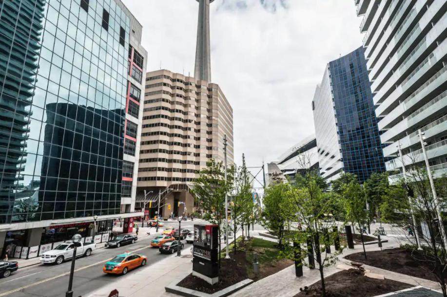 Skyline Suites - Walk To Mtcc, Acc, Rogers Centre & Entertainment District Toronto Eksteriør billede