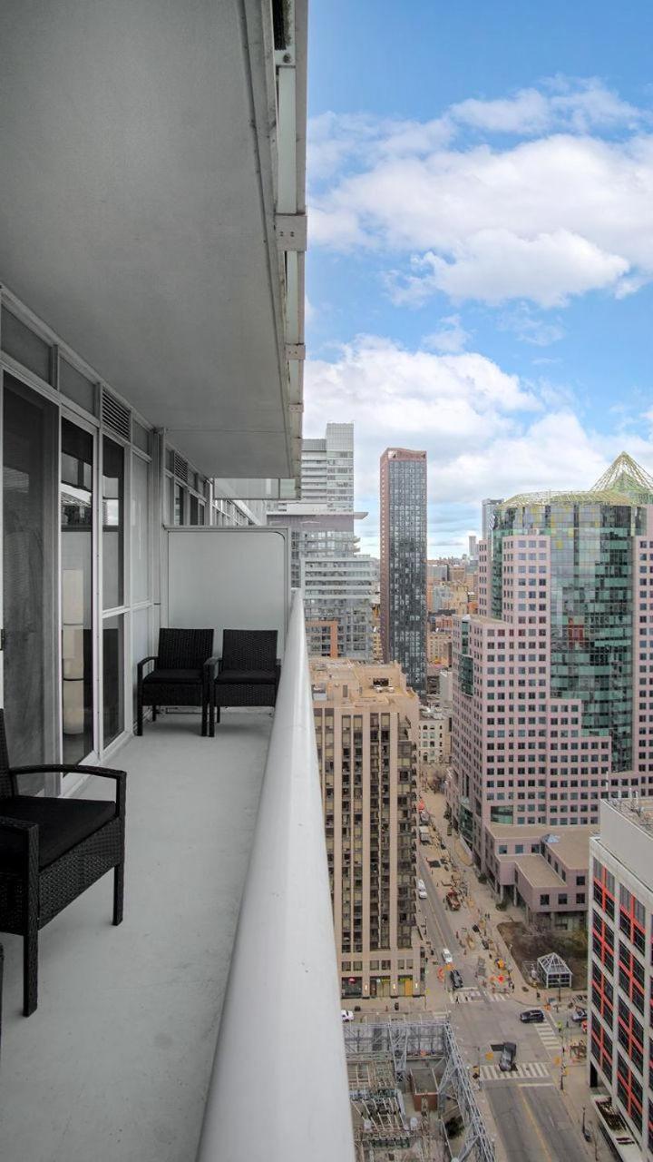 Skyline Suites - Walk To Mtcc, Acc, Rogers Centre & Entertainment District Toronto Eksteriør billede